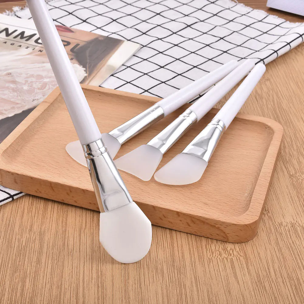 White Silicone Facial Mask Brush for Skin Care (1pc)